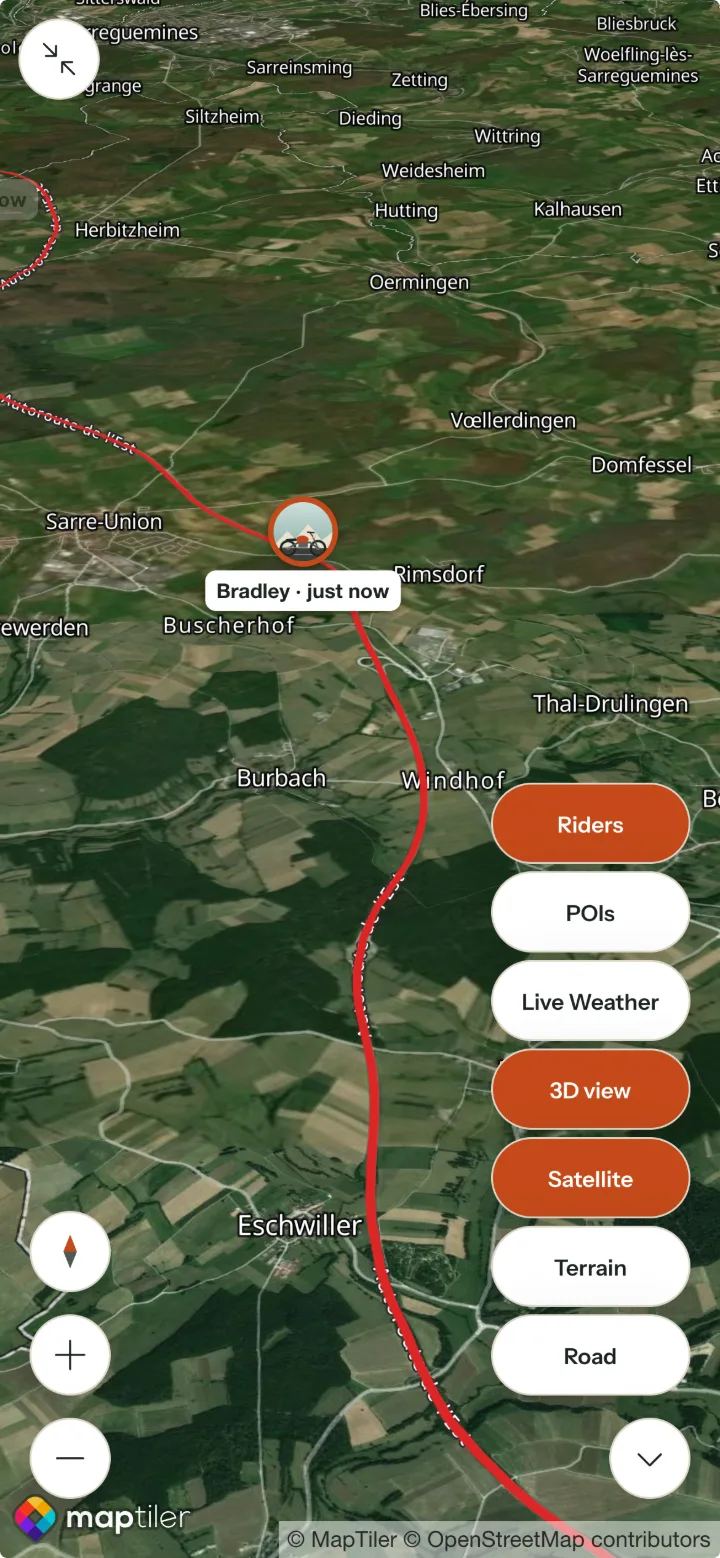 A full-screen map in Satellite with 3D view on, tilted, with Bradley's photo on the route and the map's buttons opened at the bottom right.